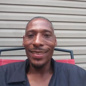 Meet your Posher, Carlos